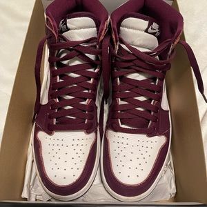 Air Jordan 1 Retro High OG - BORDEAUX - Men’s size 9
